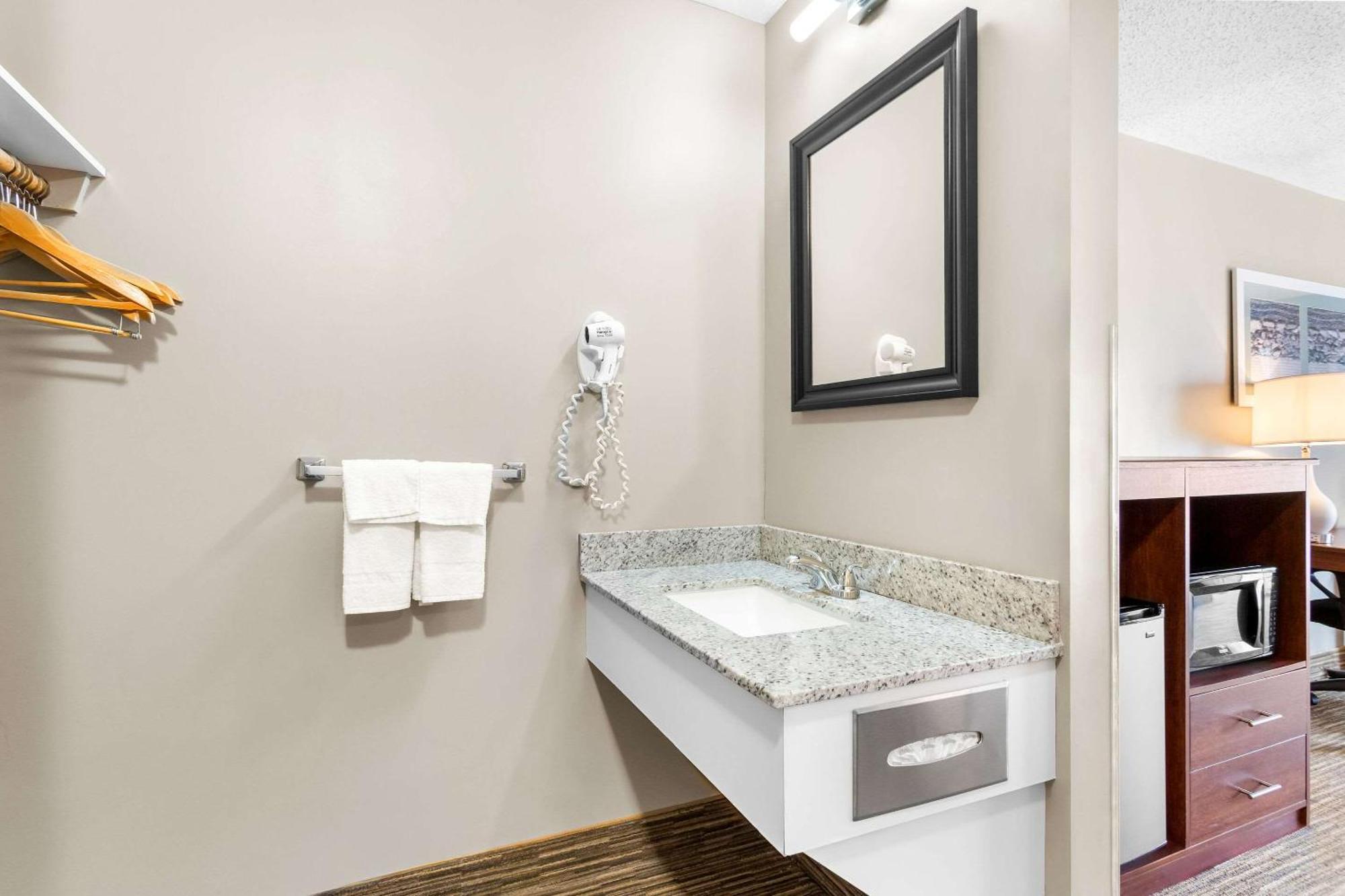 Quality Inn & Suites Gorham Εξωτερικό φωτογραφία