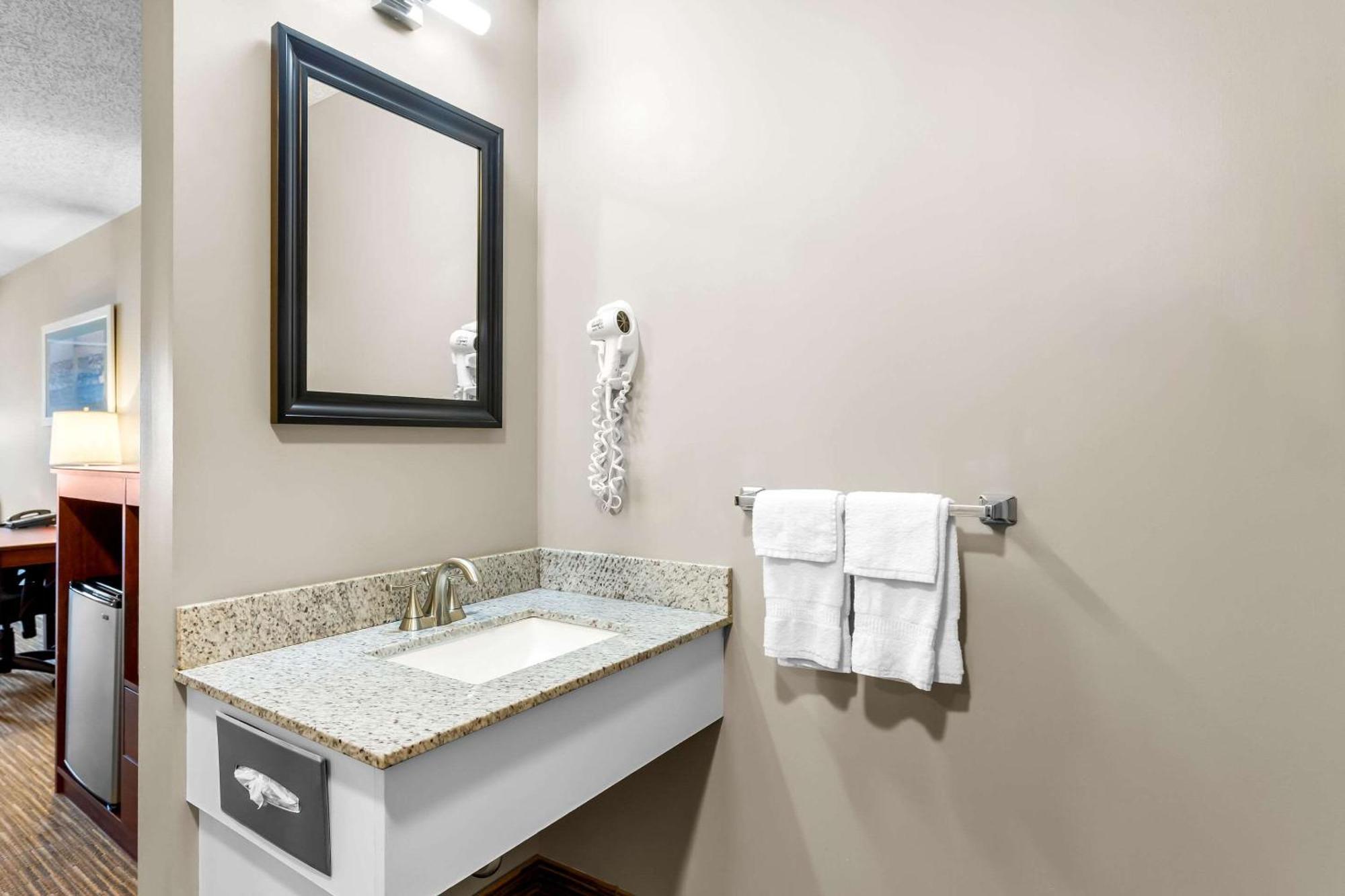 Quality Inn & Suites Gorham Εξωτερικό φωτογραφία
